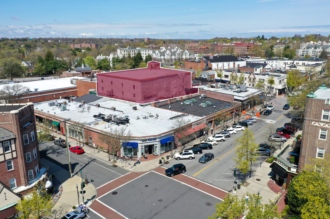 100 Pondfield Rd in Bronxville, NY - Building Photo