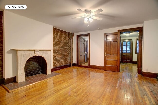 148 W 70th St in New York, NY - Building Photo - Building Photo