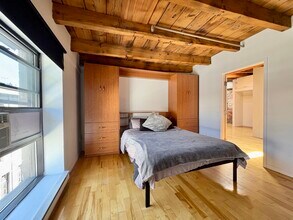 358 Saint-Pierre Rue in Montréal, QC - Building Photo - Building Photo