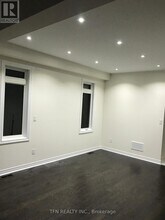 14 Peony St in Brampton, ON - Building Photo - Building Photo