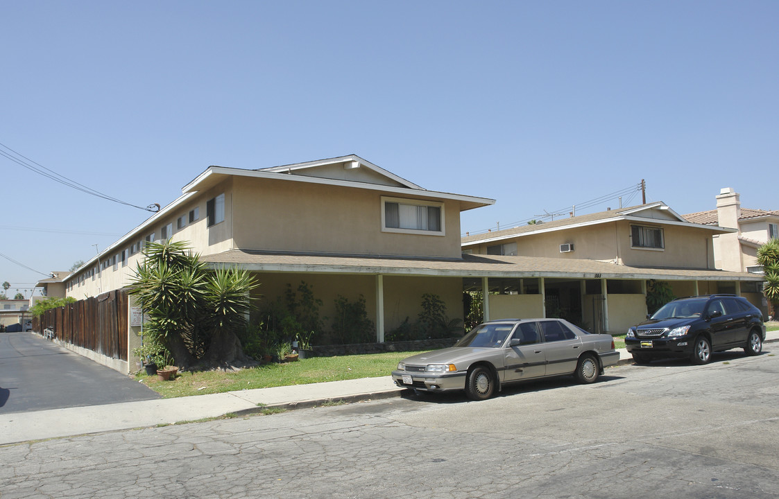 333 San Marcos St in San Gabriel, CA - Foto de edificio