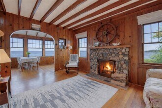 2662 Paradise Shores Rd in Southold, NY - Building Photo - Building Photo