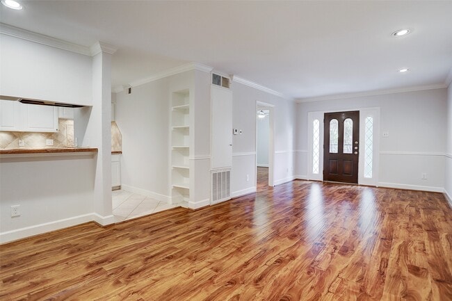 property at 3131 Cummins St