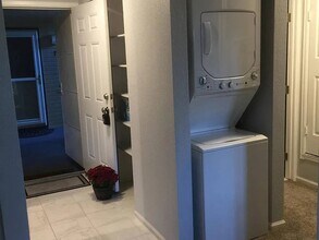 16153 E Alaska Pl in Aurora, CO - Building Photo - Building Photo