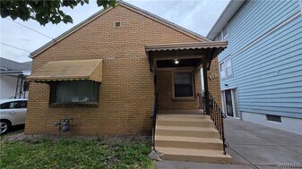 17 Suffolk St in Buffalo, NY - Building Photo
