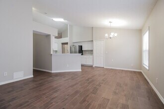 13621 Meadowpark Ave in Orlando, FL - Building Photo - Building Photo
