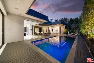 4458 Mammoth Ave in Los Angeles, CA - Building Photo - Building Photo