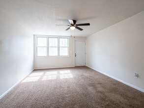 3206 Scott Ave in Des Moines, IA - Foto de edificio - Building Photo