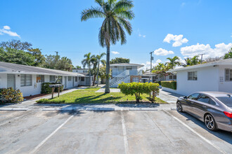 Mary Lou Apartments in Hollywood, FL - Building Photo - Building Photo