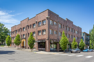 Savoy Apartments in Portland, OR - Foto de edificio - Primary Photo