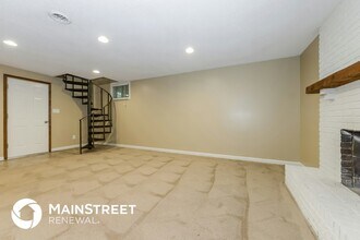 7403 E 132 Terrace in Grandview, MO - Foto de edificio - Building Photo