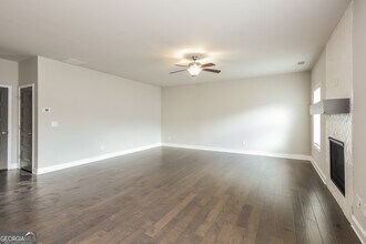 732 Overlook Gln Dr in Lawrenceville, GA - Foto de edificio - Building Photo