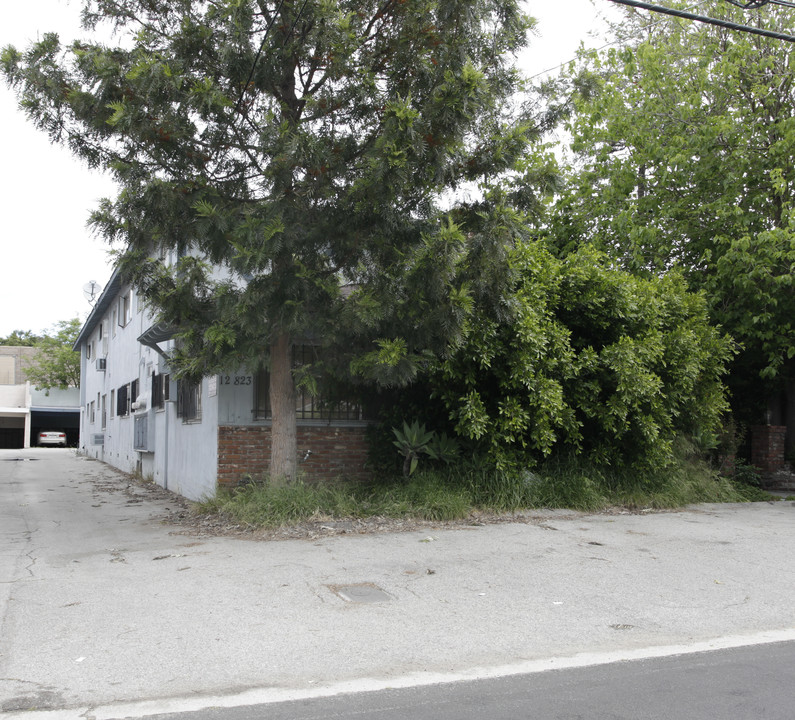 12823 Kling St in Studio City, CA - Building Photo