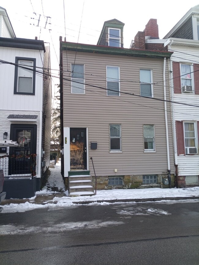 property at 1917 Tours St