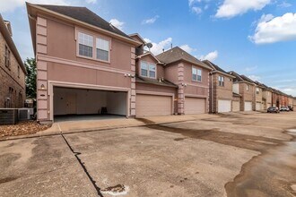 13527 Brookbluff Ln in Houston, TX - Building Photo - Building Photo
