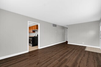 304 Seneca St in Park Forest, IL - Building Photo - Building Photo