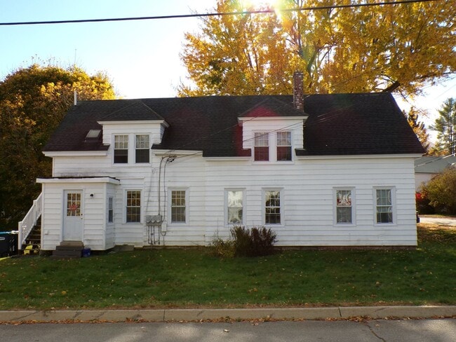 2 Elm St in Orono, ME - Building Photo - Building Photo