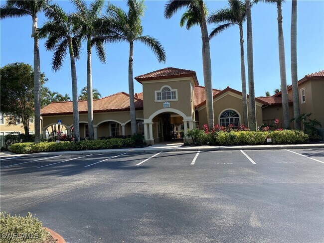 8940 Colonnades Ct E in Bonita Springs, FL - Building Photo - Building Photo