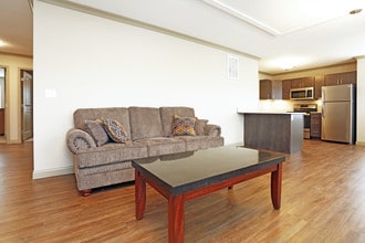 808 S Linden in Normal, IL - Foto de edificio - Interior Photo