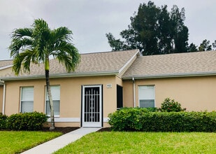 16840 Sanibel Sunset Ct in Ft. Myers, FL - Foto de edificio - Building Photo
