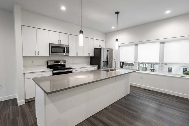 846 7th St, Unit a in Columbus, IN - Foto de edificio - Building Photo