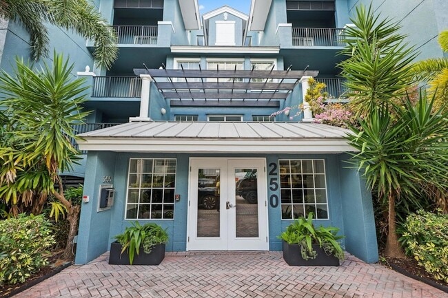 250 NE 3rd Ave, Unit 1207 in Delray Beach, FL - Building Photo - Building Photo