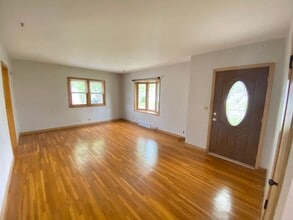 425 Auburn St in Waterloo, IA - Building Photo - Building Photo