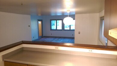 3267 N Bartlett Ave, Unit UWM / East-Side 3BR lower flat in Milwaukee, WI - Foto de edificio - Building Photo