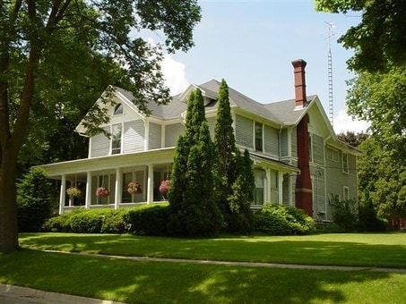 2003 11th St in Monroe, WI - Foto de edificio