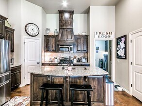 17304 Ridgewood Dr in Edmond, OK - Building Photo - Building Photo