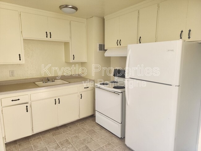 1115 Kentucky St in Vallejo, CA - Building Photo - Building Photo