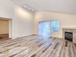 13156 SW MENLOR Ln in Tigard, OR - Building Photo - Building Photo