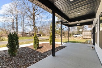 1020 Crestland Ave in Columbia, MO - Foto de edificio - Building Photo