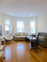 22 Sutherland Rd, Unit 2 in Boston, MA - Foto de edificio - Building Photo