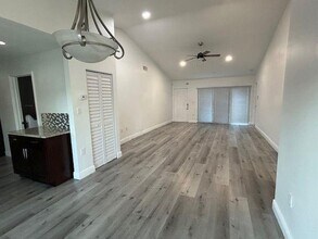 10420 SW 207th St in Cutler Bay, FL - Building Photo - Building Photo