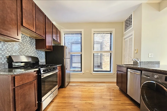 634 W Oakdale Ave, Unit 4 in Chicago, IL - Foto de edificio - Building Photo