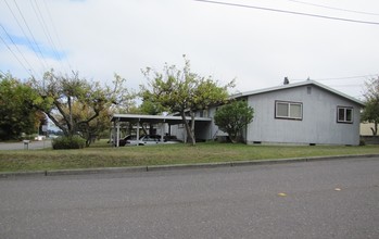 102-114 E Park Ave in Port Angeles, WA - Building Photo - Building Photo