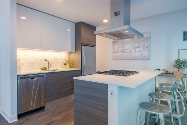 property at 211 W Hubbard St