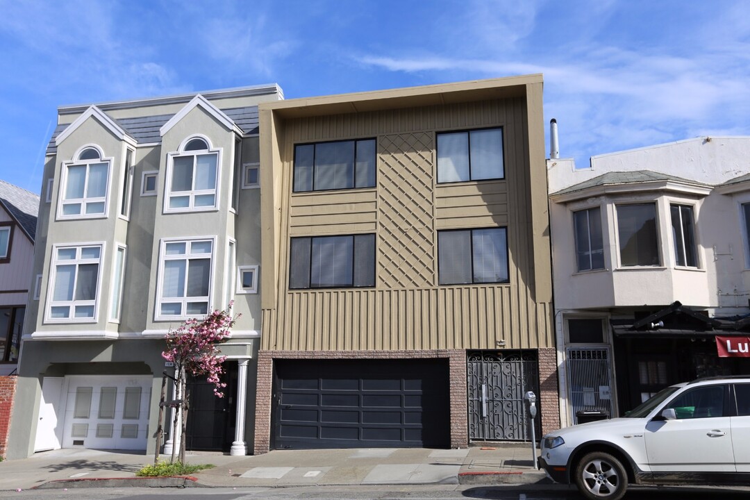 1530 Irving St in San Francisco, CA - Foto de edificio