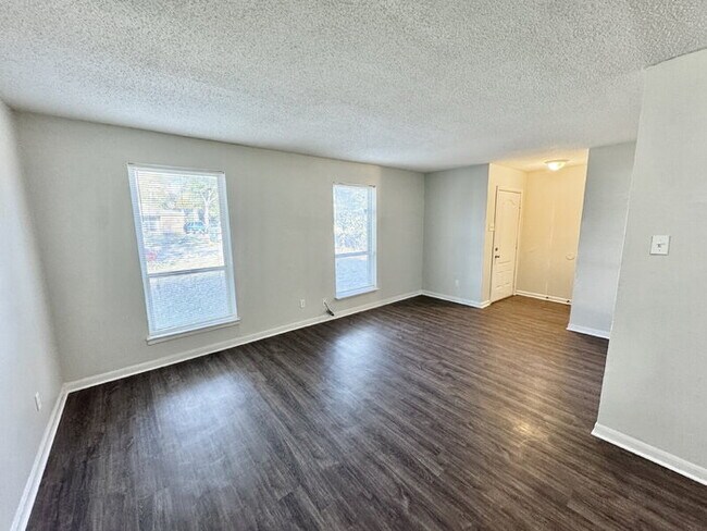 4079 Forest View Dr in Memphis, TN - Building Photo - Building Photo