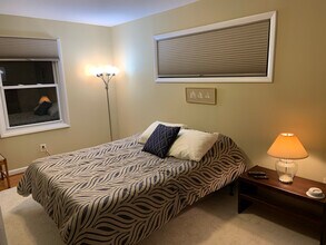 10400 Farnham Dr in Bethesda, MD - Building Photo - Building Photo