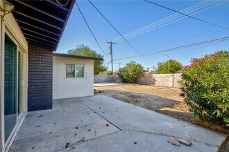 1513 Bryn Mawr Ave in Las Vegas, NV - Building Photo - Building Photo