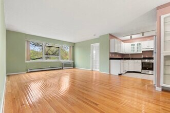 10 Hammond Pond Pkwy in Newton, MA - Building Photo - Building Photo