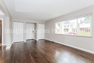4168 Paxton Woods Ln in Cincinnati, OH - Foto de edificio - Building Photo