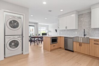 457 W Broadway in Boston, MA - Building Photo - Building Photo