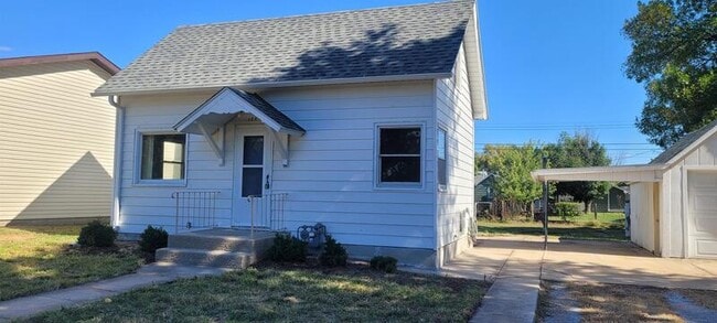 property at 120 N Iowa Ave