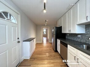 2323 N Rockwell St in Chicago, IL - Building Photo - Building Photo