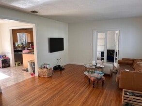9302 NW 2nd Ct in Miami Shores, FL - Building Photo - Building Photo