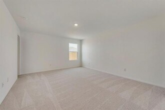 9812 Platteview Rd in Fort Worth, TX - Foto de edificio - Building Photo
