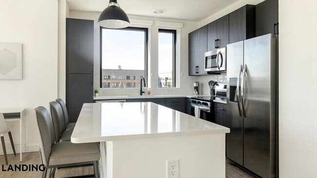 1007 S Mint St, Unit 826 in Charlotte, NC - Building Photo - Building Photo